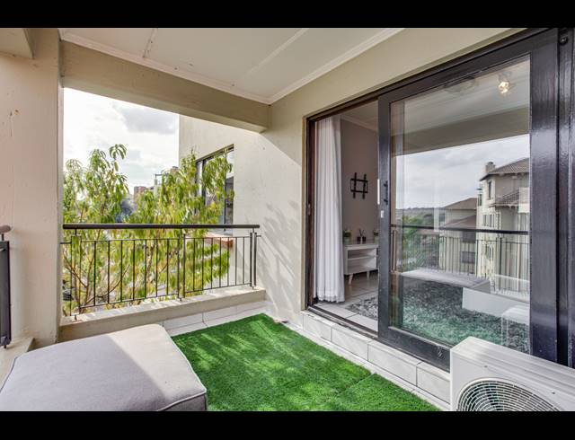 2 BEDROOM APARTMENT FOR SALE IN SUNNINGHILL